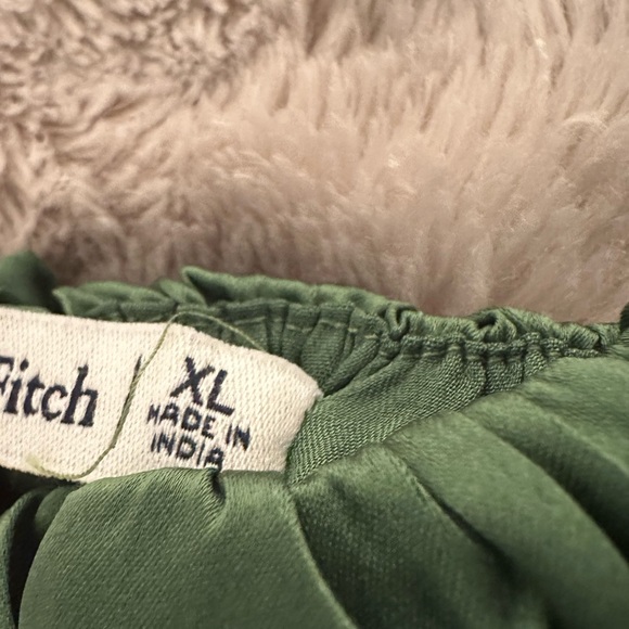 Abercrombie & Fitch Formal Green Satin Dress with Slit - Size XL - Picture 4 of 5